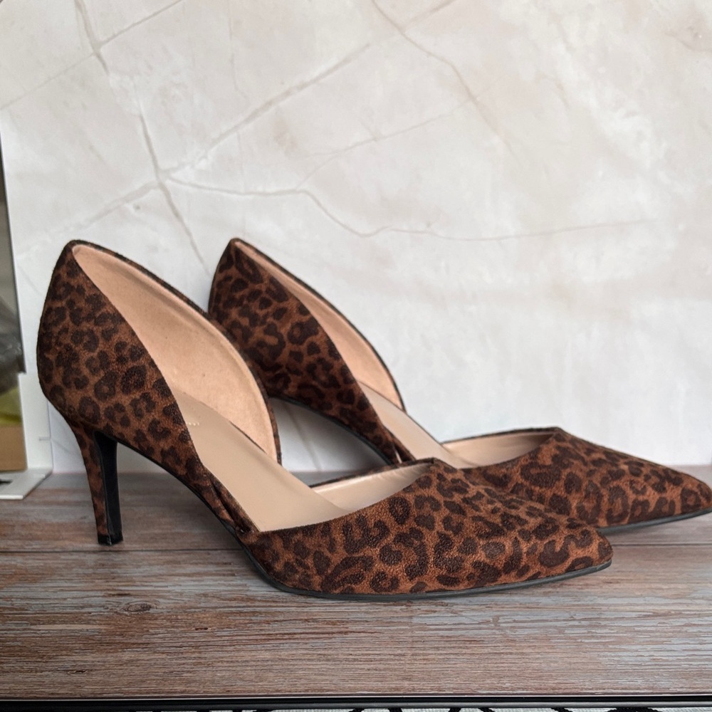 Bandolino Dark Leopard Print Heels